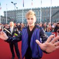 „Eurovizija“ oficialiai atidaryta: raudonojo kilimo ceremonijoje – ir D. Montvydas, ir F. Kirkorovas