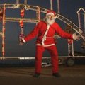 Dviračių kūrėjas iš Vokietijos pristatė specialiai Kalėdoms skirtą dviratę žvakidę