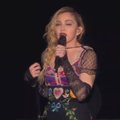 Teroristų išpuolio sukrėsta Madonna nutraukė koncertą: sunku linksmintis, kai tiek žmonių verkia