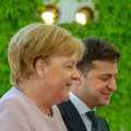 Per susitikimą su Zelenskiu silpnai pasijutusi Merkel sako, kad jai viskas gerai