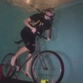 Britanijoje nauja sporto šaka - važinėjimas dviračiu po vandeniu