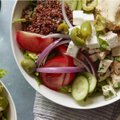 Viduržemio jūros įkvėptos vištienos salotos – neįtikėtinai skanu ir sveika