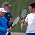 Teniso sosto netekęs Džokovičius skiriasi su ilgamečiu savo treneriu