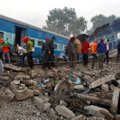 Indijoje traukinio katastrofos aukų padaugėjo iki 145