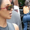 Kim Kardashian ir vėl įsivėlė į fotošopo skandalą: internautai gėdina dėl pamažintų sėdmenų
