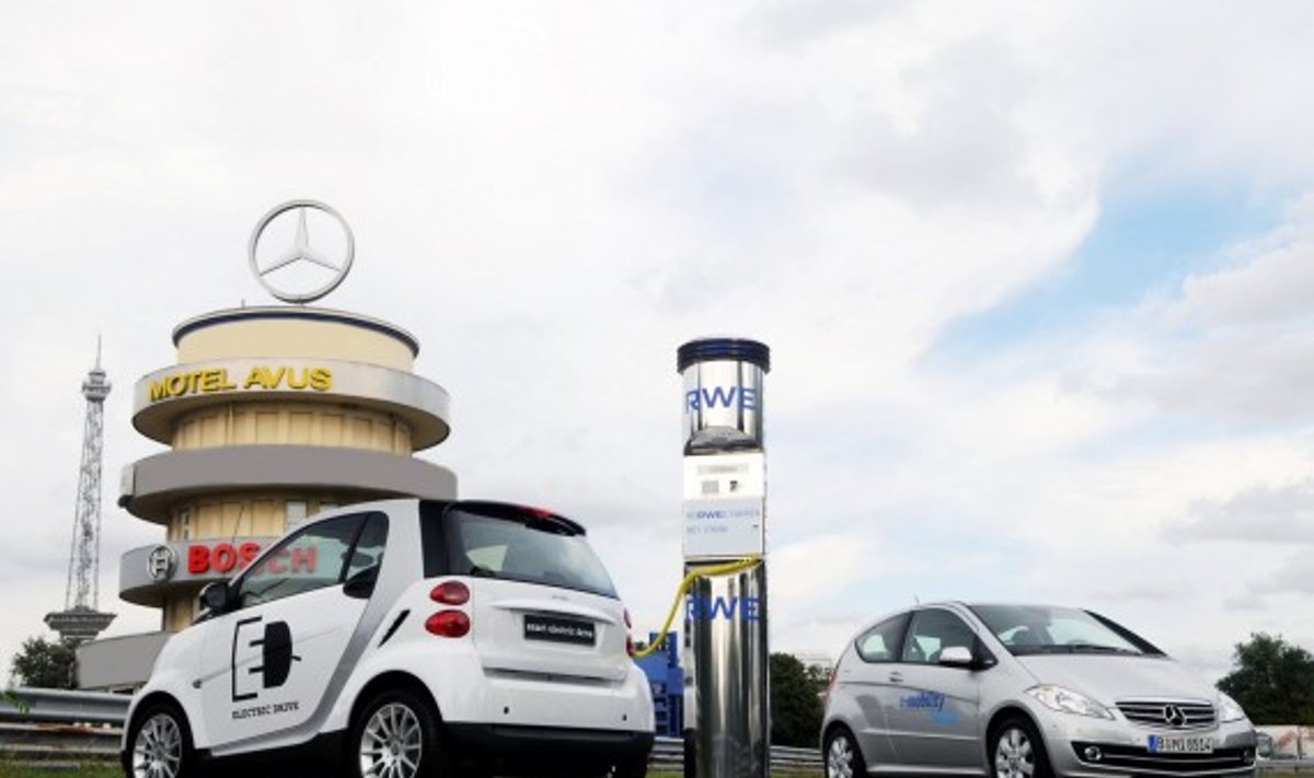 Mercedes-Benz ir Smart elektromobiliai