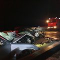 Kraupi avarija Priekulės aplinkkelyje: kaktomuša susidūrė du automobiliai, vienos moters būklė sunki