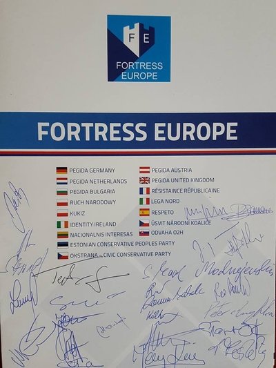 Fortress Europe dalyvių parašai