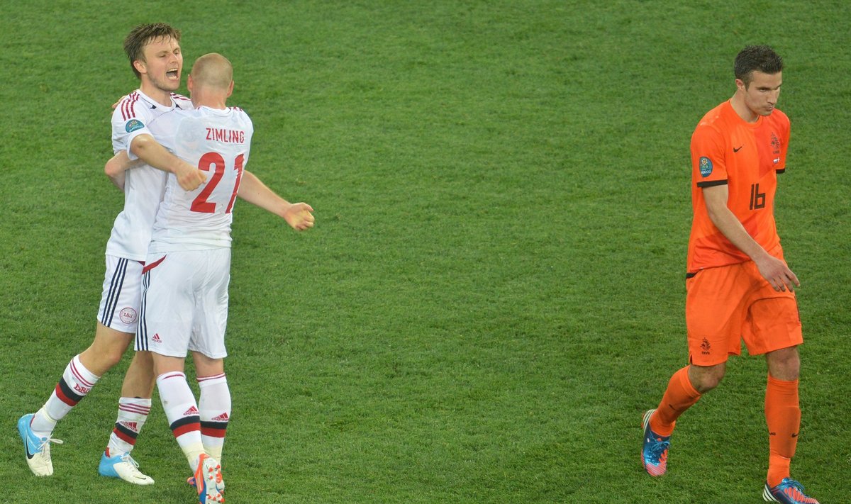 Danijos futbolininkai švenčia pergalę prieš Nyderlandų rinktinę