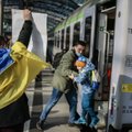 Приехавшие в Литву украинцы столкнулись с проблемой: весь день сижу и звоню