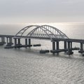Подоляк заявил, что Украина рассматривает Крымский мост как законную военную цель