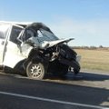 Kelyje Šiauliai-Palanga per avariją mikroautobuse nuolaužos prispaudė vyrą