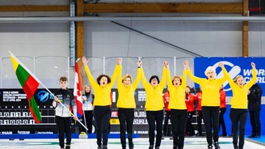 Pasaulio veteranų akmenslydžio čempionate – Lietuvos moterų rinktinės sidabras