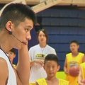 Krepšinio treniruotė kartu su NBA atradimu J.Linu