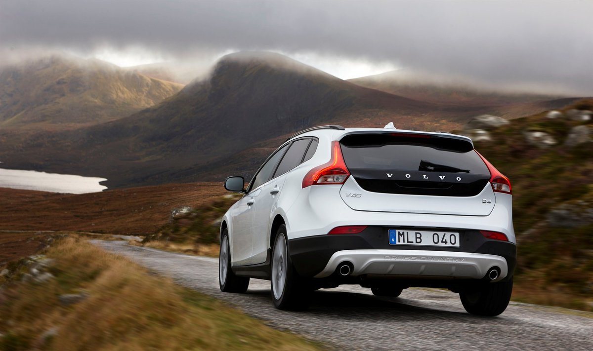 "Volvo V40 Cross Country"