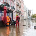 Po smarkių liūčių Portugalijoje kilo potvyniai, apsemta Lisabona
