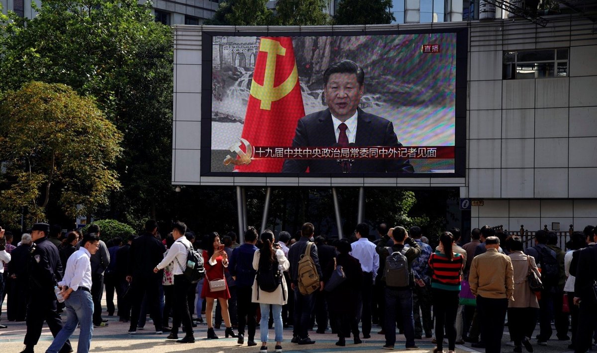 Kinijoje transliuojamas televizijos šou apie Xi Jinpingą