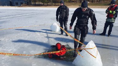 Трагедия в Траку Воке: на глазах у женщины под лед провалился и утонул ее муж