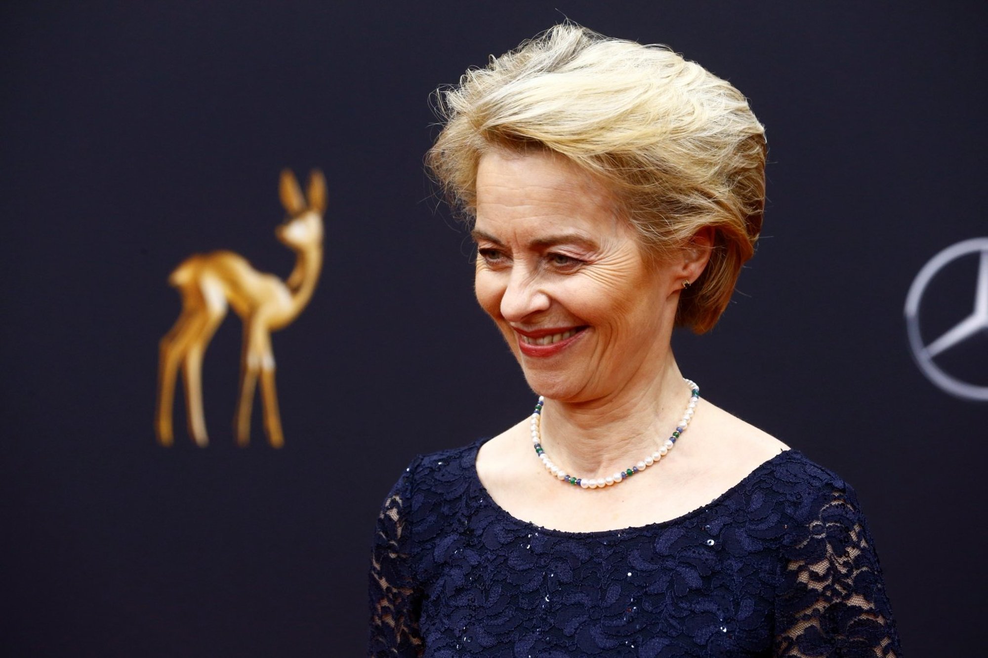 Naujoji EK Pirmininkė Ursula Von Der Leyen Reikalauja Trilijono Eurų ...