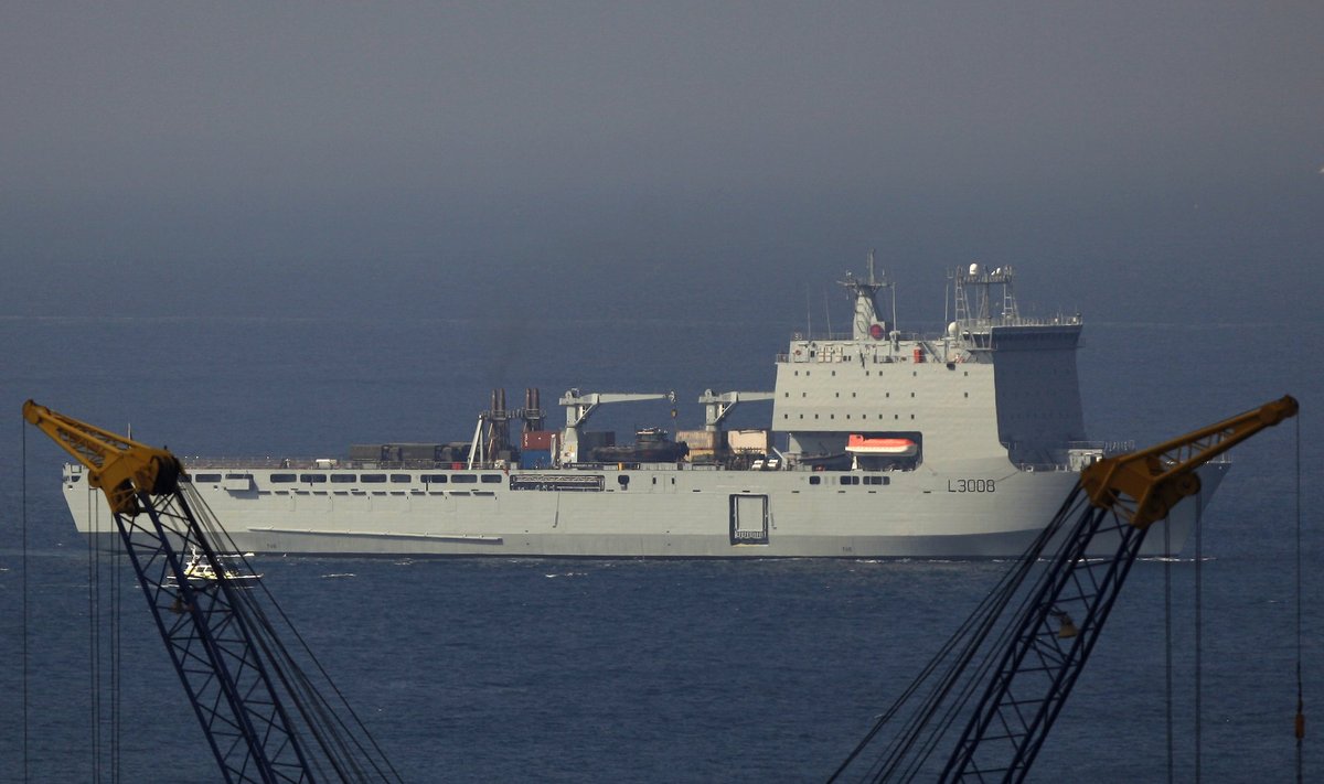 Britų karo laivas prisišvartavo Gibraltare