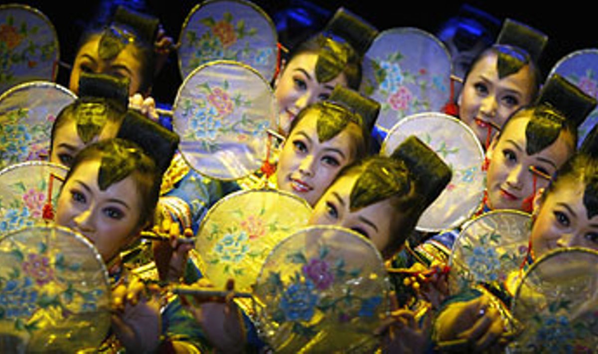 Kinijos šokėjos Sinėjuje. 