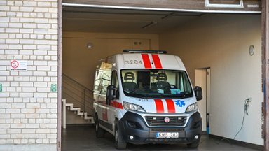 „Čekiukų“ skandale skęsta ne tik politikai: per 37 tūkst. eurų pasisavinimu kaltinamas ligoninės vairuotojas