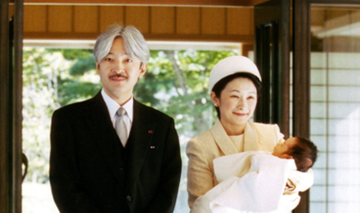 Japonijos princas Akishino, jo žmona Kiko ir sūnus Hirohito