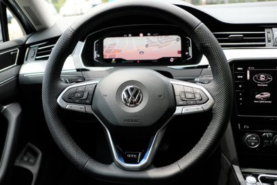 Atnaujintas "Volkswagen Passat": ar atsiras alternatyva?