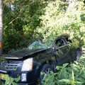 Spec. tarnybos išskubėjo į avariją Vilniaus rajone: nuo kelio nuvažiavo ir apvirto automobilis