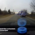 Nepažymėto policijos automobilio pasaloje – virtinę KET pažeidimų padaręs BMW