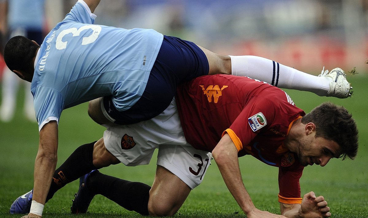 "Lazio" (melsvi marškinėliai) įveikė AS "Roma" klubą
