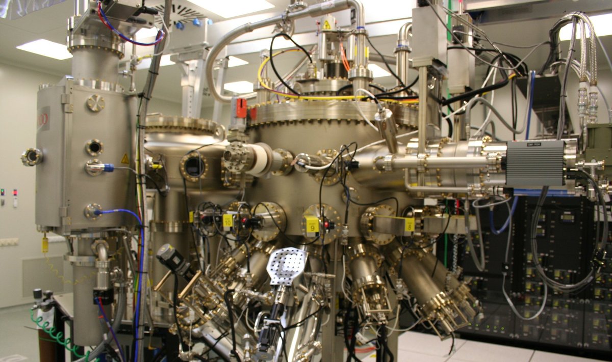 Brolis Semiconductors laboratorija; Molekulinio pluoštelio epitaksijos reaktorius