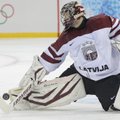 Latvijos ledo ritulio rinktinė apmaudžiu pralaimėjimu pradėjo olimpinį turnyrą