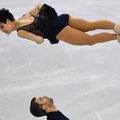 Pjongčango žaidynių dailiojo čiuožimo komandų varžybose pirmauja kanadiečiai