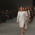 Niujorko mados savaitė: „Calvin Klein“ eksperimentuoja su proporcijomis ir audinių tekstūra