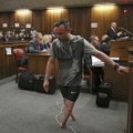 O. Pistorius teismo salėje vaikščiojo be protezų