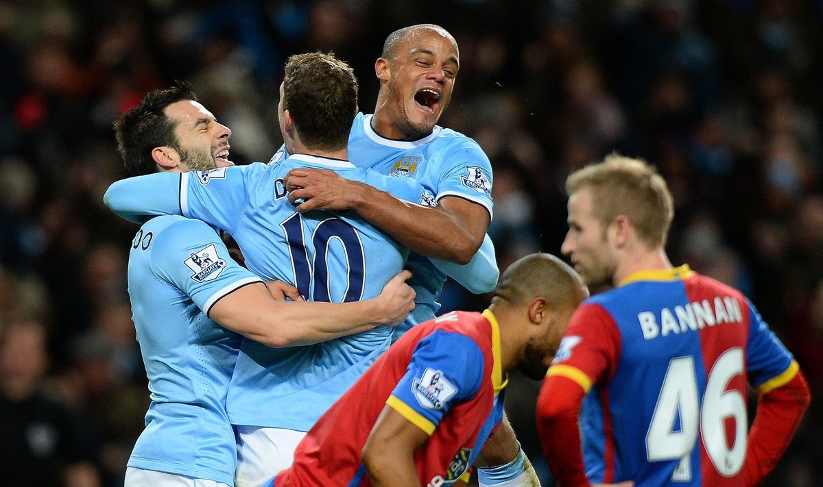 “Manchester City“ futbolininkų džiaugsmas po pergalingo įvarčio