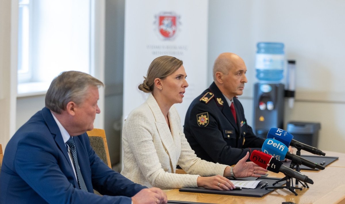 Vidaus reikalų ministerijoje pasirašyta trišalė sutartis dėl pilotinio priešgaisrinės saugos modelio Radviliškyje