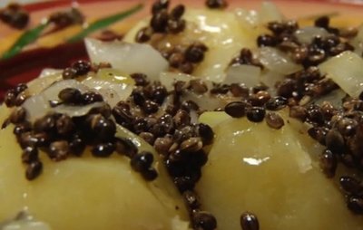 Kanapių sėklos su bulvėmis
