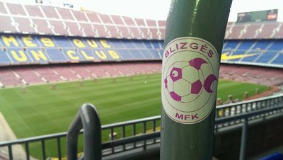 "Blizgės" logotipas "Camp Nou" stadione
