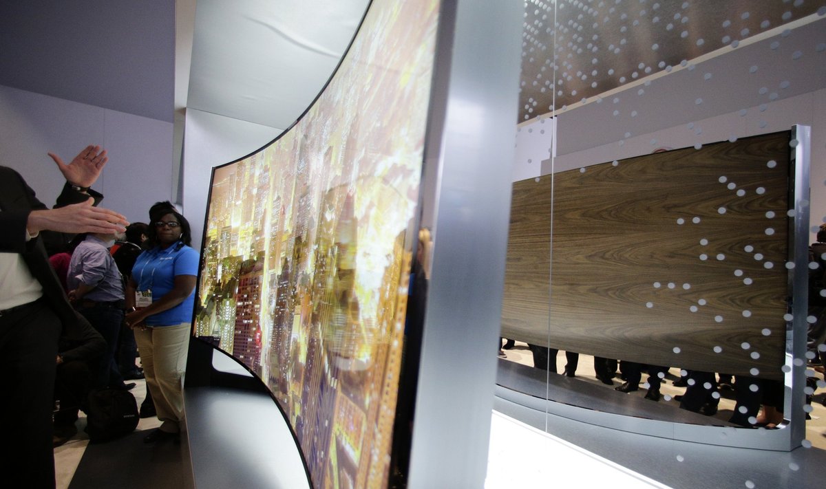 105 colių įstrižainės lenktas "Samsung" televizorius