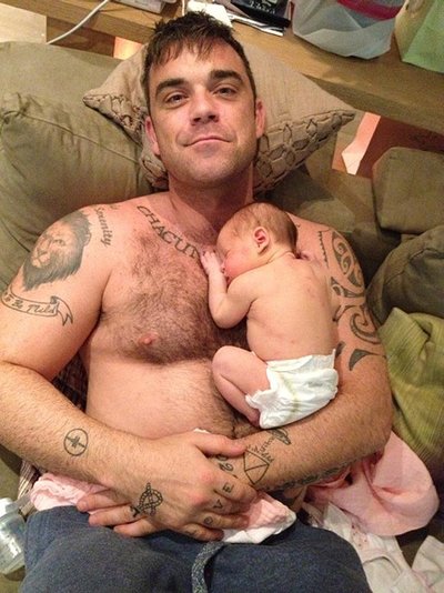 Robbie Williams su dukrele Teddy