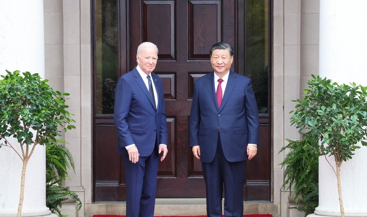 Kinijos vadovas Xi Jinpingas ir Joe Bidenas