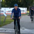 Prezidentas Nausėda į darbą važiavo dviračiu