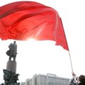 Vilnius police take down Soviet flags on Russia's Victory Day
