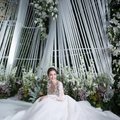 Tailando aktorės vestuvių prabanga: suknele galėjo užkloti visą šokių aikštelę