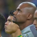 Prancūzijos ir Brazilijos futbolininkai tylos minute pagerbė lėktuvo katastrofos aukas