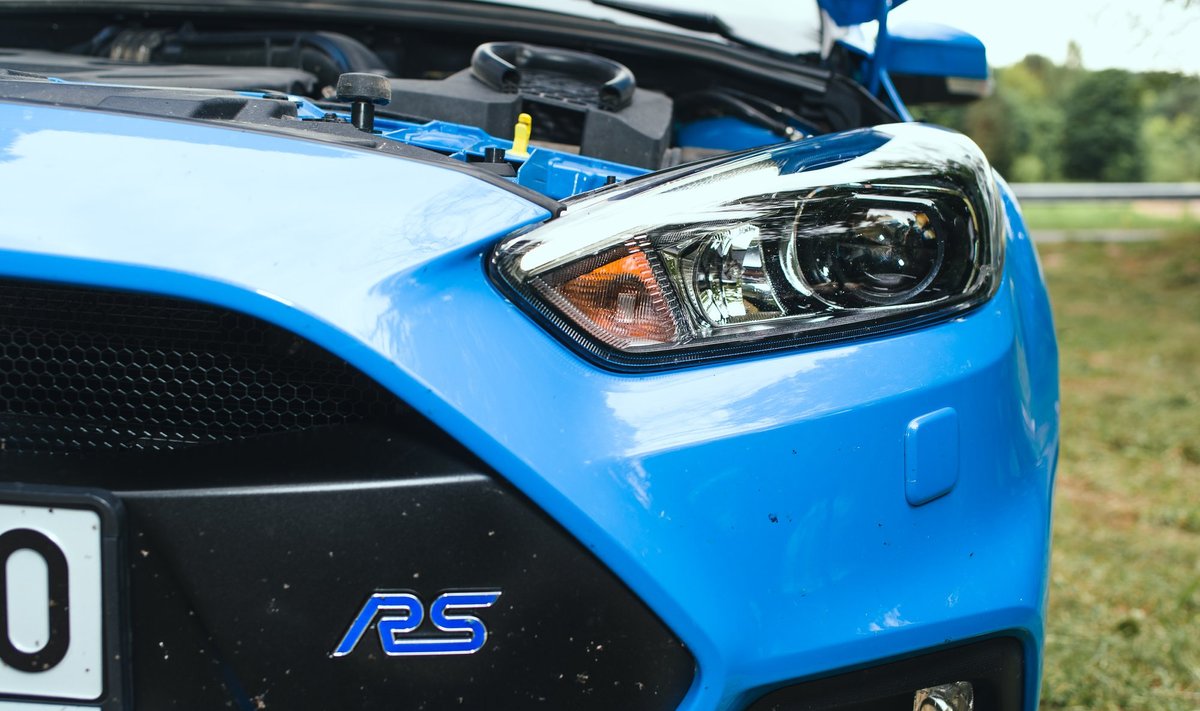 Labiausiai "jaudinančiu" motoru pripažintas "Ford Focus RS" montuojamas 2.3 litro 350 AG agregatas