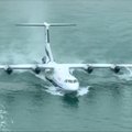 Kinijoje pagamintas amfibinis lėktuvas sėkmingai pakilo skrydžiui iš vandens