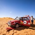 Nutrūktgalvių lietuvių kelionė į Afriką: automobilio remontas dykumos viduryje ir nakvynė piemens sandėliuke